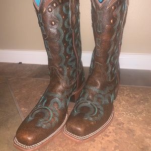 Justin Women's Boots Size 8B L4360 Light Brown With Blue Stitching